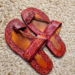 Indian slipper 7.5